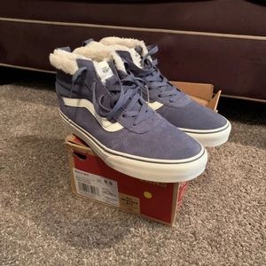 Brand New Vans Ward Hi MTE Women’s 9.5